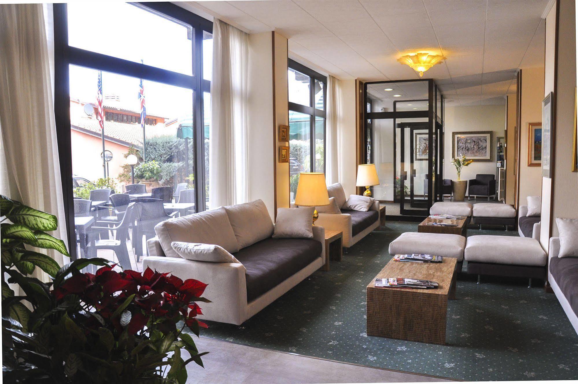Ilgo Hotel Перуджа Екстер'єр фото